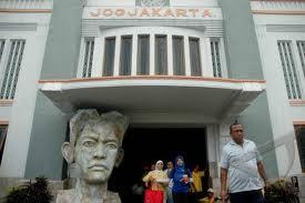 Mengenal Pujangga/Penyair Indonesia yang Melegenda "Chairil Anwar"