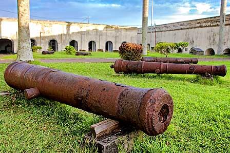 Fort Marlborough Wisata Sejarah Kota Bengkulu