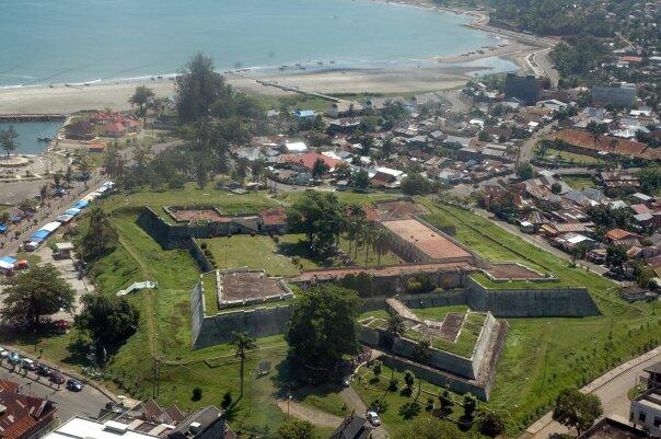 Fort Marlborough Wisata Sejarah Kota Bengkulu