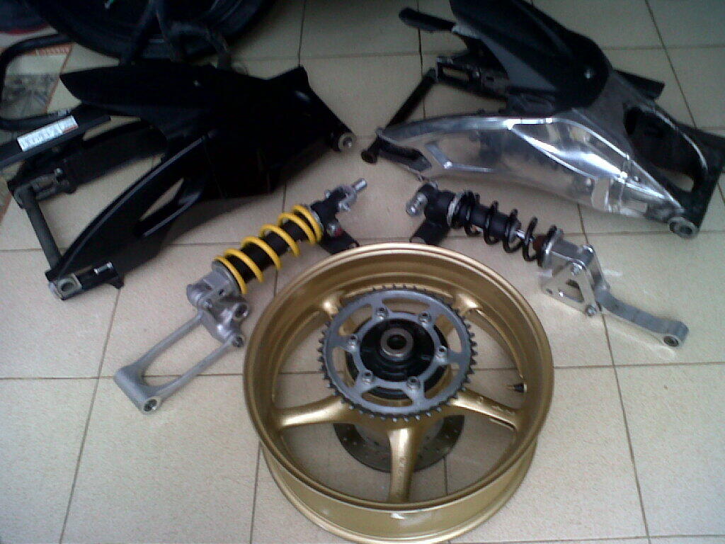 wts swingarm set gsxr 600 2009 (limbah moge)
