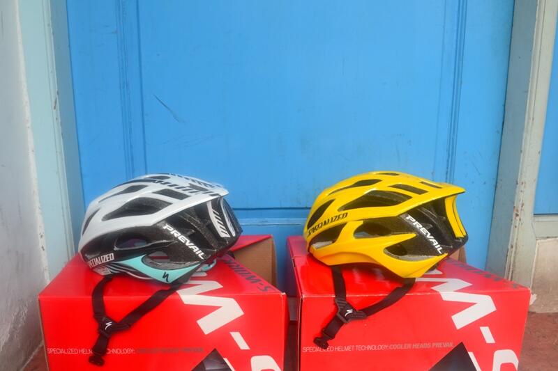 Terjual HELM SPECIALIZED \