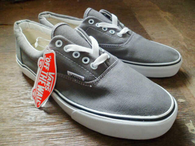 Terjual SEPATU VANS AUTHENTIC,ERA,OLDSKOL ORIGINAL DAN KW