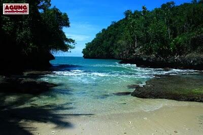 Pantai Indah di Indonesia 