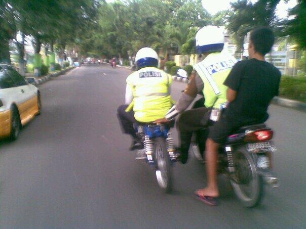 buat yg suka benci polisi