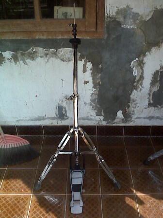 jual peralatan drum (stand2,double pedal,tom2) masuk drummer