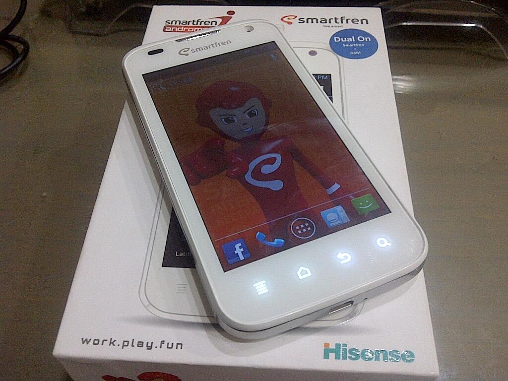 Smartfren Andromax -i aka Hisense AD683G White