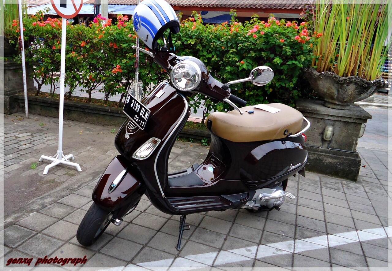 Cari Rombenk87 Exclusive Rental Sewa Piaggio Vespa LX150