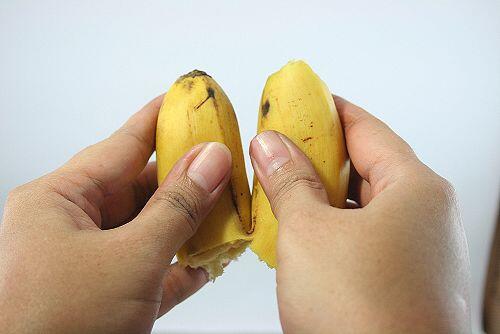 7 Cara Ngupas Pisang
