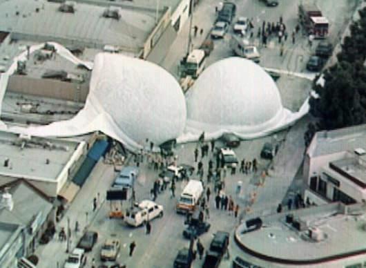 Kutang segede ini...Gimana isinya gan