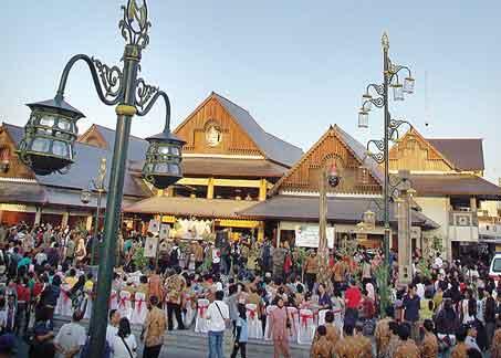 Sedikit Tentang Night Market &quot; NGARSOPURO &quot; 