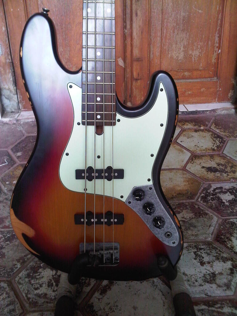 Bachuss Jazz Bass Custom Shop Relix Sunburst NOS