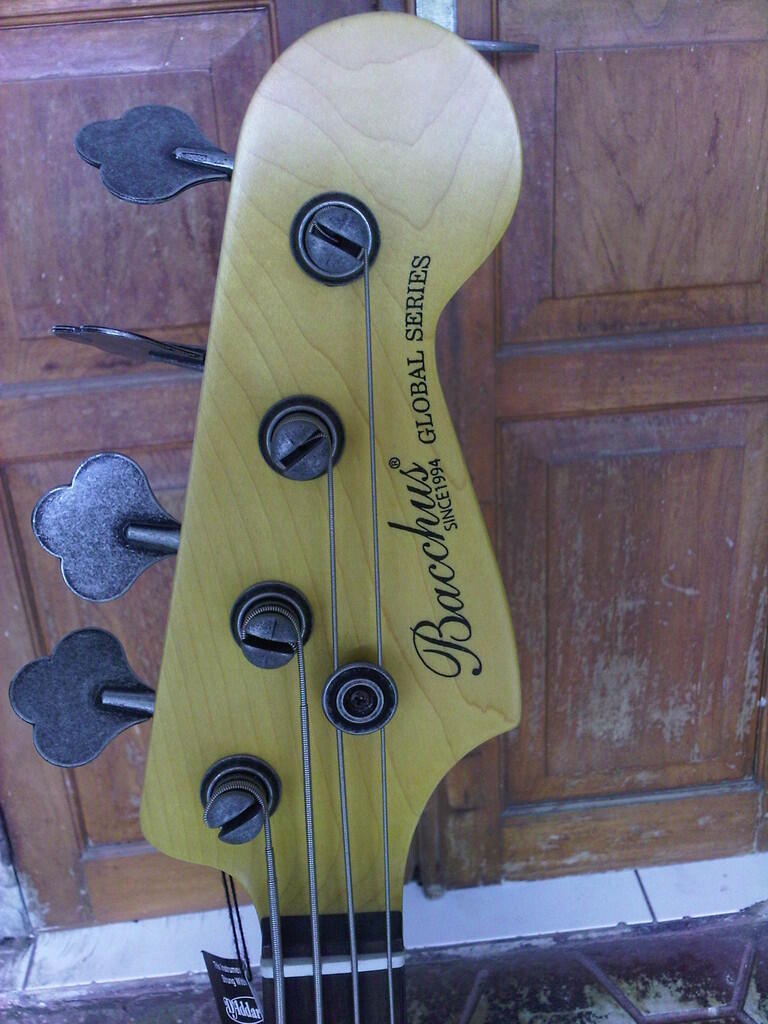 Bachuss Jazz Bass Custom Shop Relix Sunburst NOS