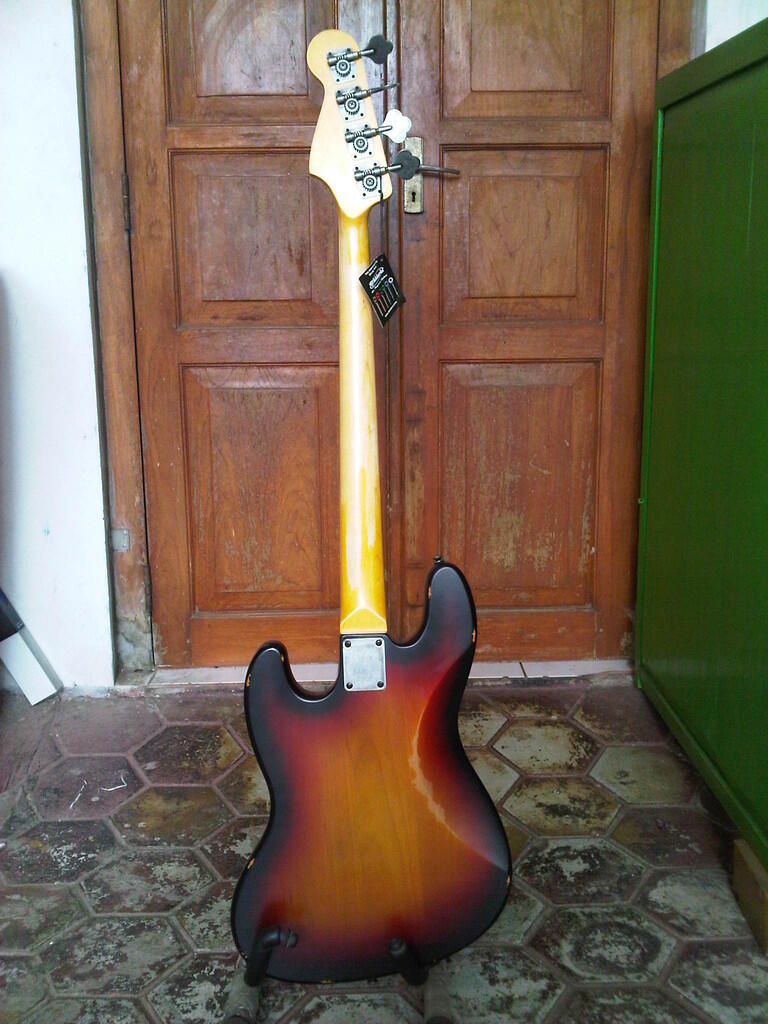 Bachuss Jazz Bass Custom Shop Relix Sunburst NOS