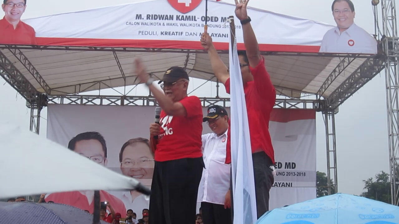 Solihin GP komandokan GANYANG KORUPTOR! di Rapat Akbar Ridwan Kamil Cawalkot Bandung