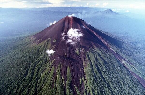 10 Gunung Teraktif Di Dunia Gannnnn.....Tau Gak?