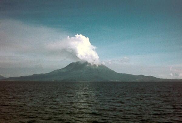 10 Gunung Teraktif Di Dunia Gannnnn.....Tau Gak?