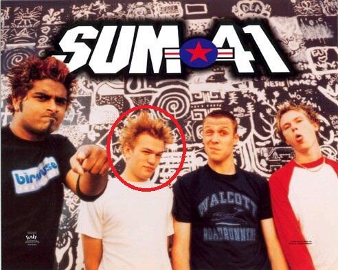 Benarkah Ini Vokalis SUM 41?