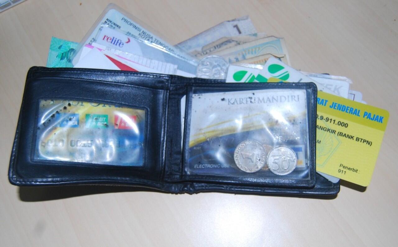 wajib ada dikantong sebelum kelayapan gak jelas_