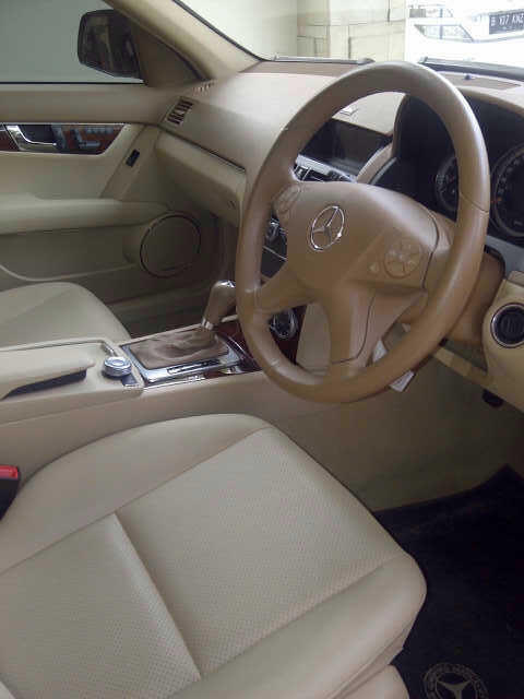 DIJUAL !!! Mercedes-benz C280 Elegance
