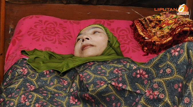 Bu Guru itu Bernama Een Sukaesih