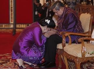 &#91;PIC&#93; Para Presiden Indonesia & Pasangannya