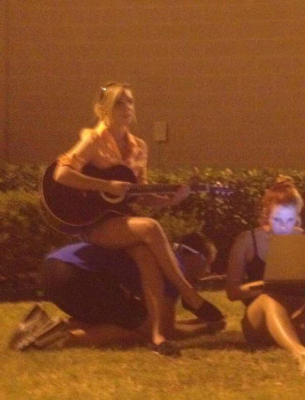 apa KOMENTAR kamu kalo liat COWOK kaya gini terhadap CEWEK ???