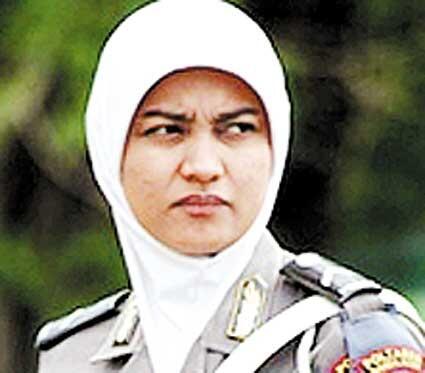 setujua ndak ente kalau polwan pakai jilbab ?