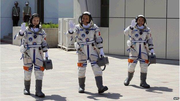 China Sukses meluncurkan Stasiun Antariksa Berawak Shenzhou-10