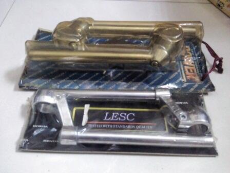Cuci Gudang Aksesoris Motor (Gear, Ban, Stang Jepit, Shockbreaker, Knalpot, Jas, dll)