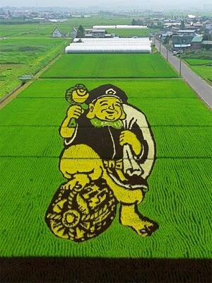 Tanbo Art gan (SENI MELUKIS DISEBIDANG SAWAH) 