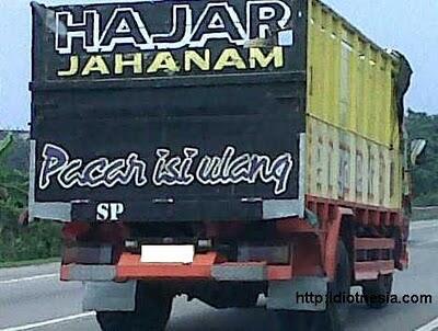 (NGAKAKK) Tulisan Kocak di belakang truk Pengangkut