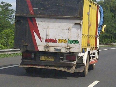 Foto Foto Lucu. Hanya di INDONESIA.