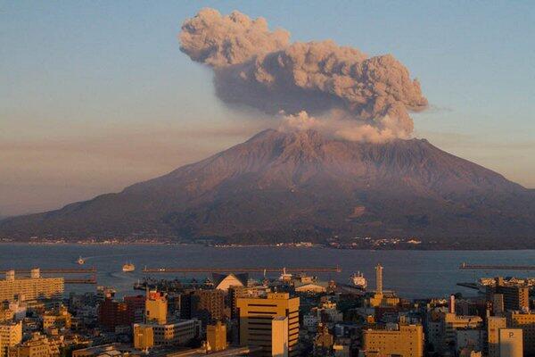 20 Foto Letusan Gunung Berapi Terdahsyat 