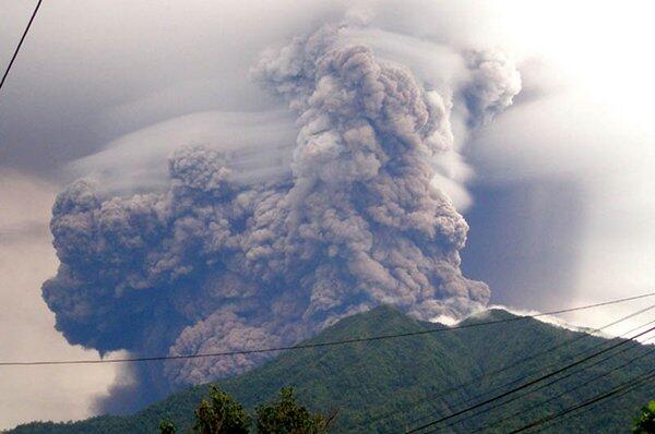 20 Foto Letusan Gunung Berapi Terdahsyat 