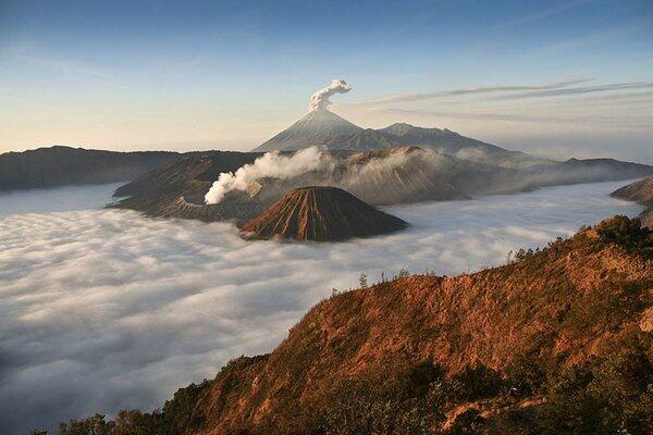 20 Foto Letusan Gunung Berapi Terdahsyat 