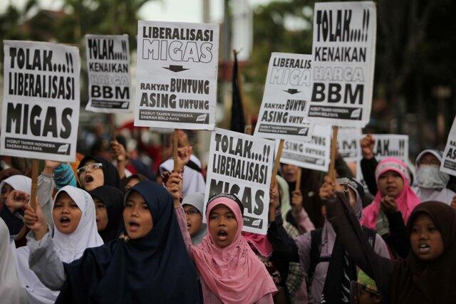 BEBERAPA ALASAN PRO DAN KONTRA KENAIKAN BBM