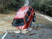 Kumpulan Foto Kecelakaan Mobil Teraneh di Muka Bumi