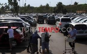 Parkir dibandara soekarno hatta dipenuhi preman pembawa koper