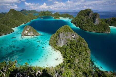 Keindahan Laut di Kepulauan Raja Ampat