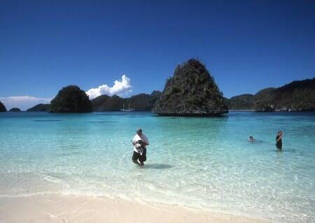 Keindahan Laut di Kepulauan Raja Ampat