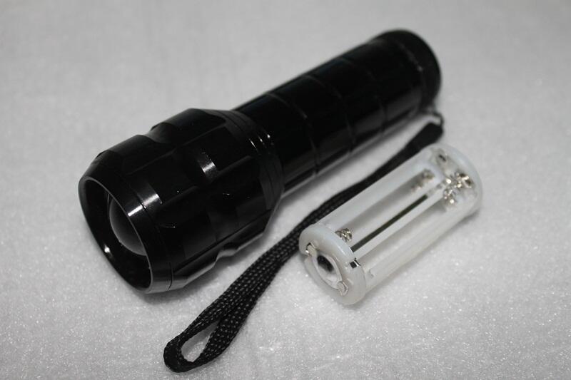 "HABISIN STOK" Senter zoom led CREE