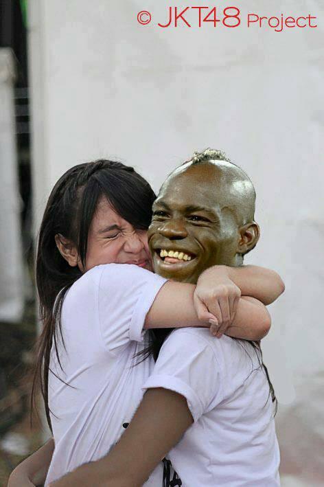 BALOTELLI FANS JKT-48 GAN 