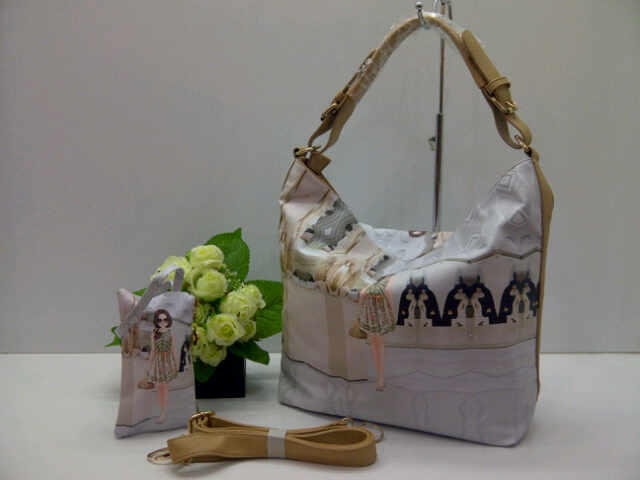 Tas Fashion Wanita Lukis bahan Embos