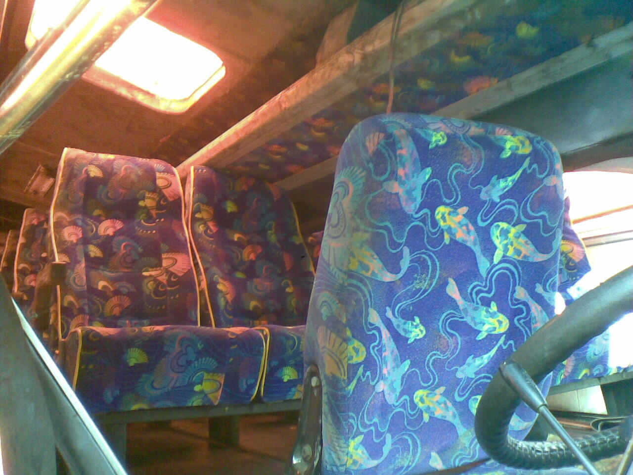 Foto Bus PO. EKA Yang Kemarin Nyungsep di Sawah