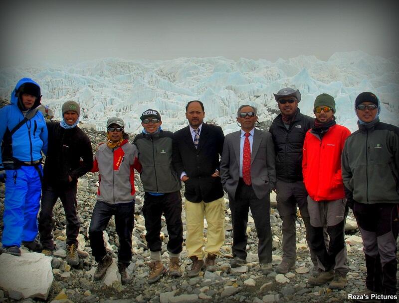 The Khumbu Icefall : Perangkap Kematian Gunung Everest