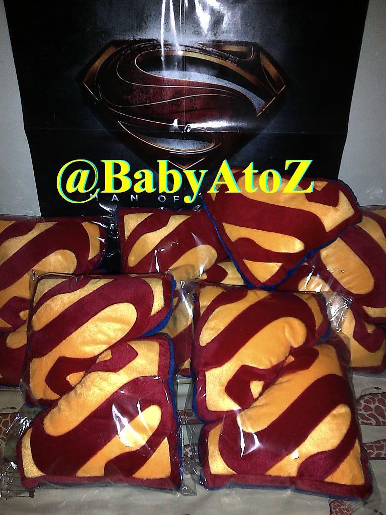 bantal SUPERMAN