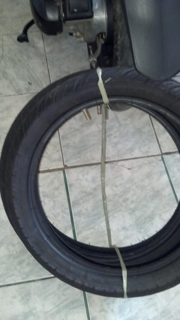 Ban Vario Ori baru 2 bulan pake