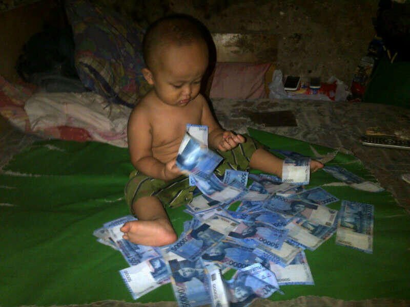 Keponakan ane gan, liat dah ane jamin :ngakak
