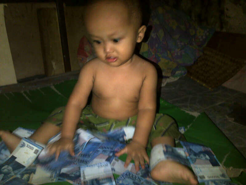 Keponakan ane gan, liat dah ane jamin :ngakak