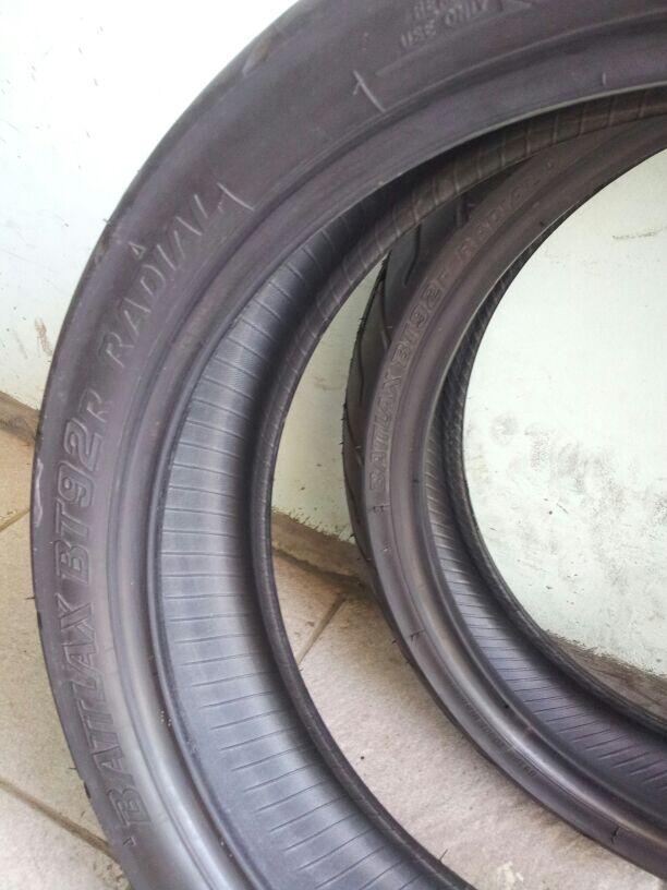 Ban motor Battlax